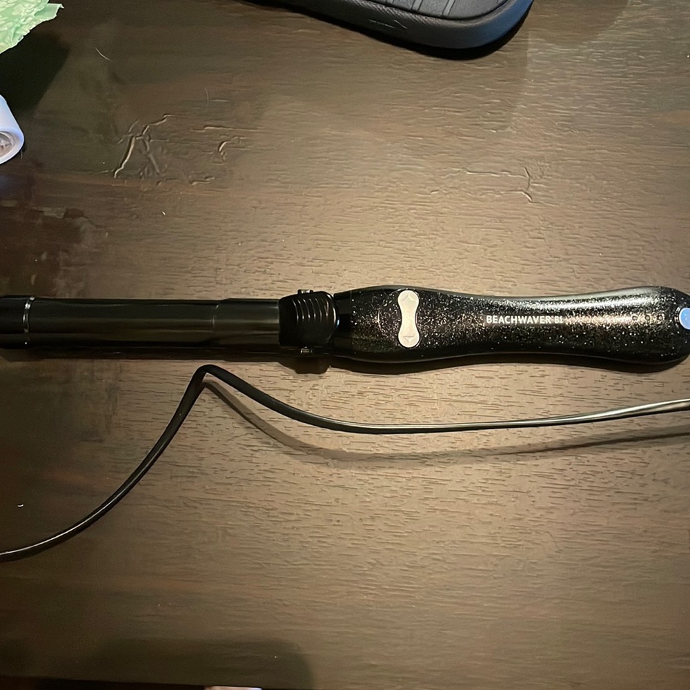 Beachwaver hair curler